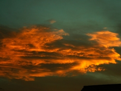 24. September 2012 Sonnenaufgang Wolken im Osten