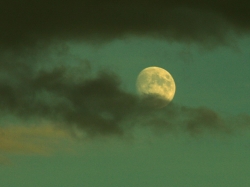 25.11.2012 Mond aus der freien Hand