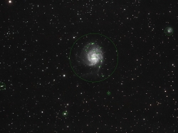 M101 - Die Feuerradgalaxie (Beschriftet)